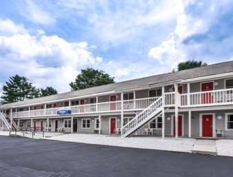 Travelodge By Wyndham Berkshires Motel